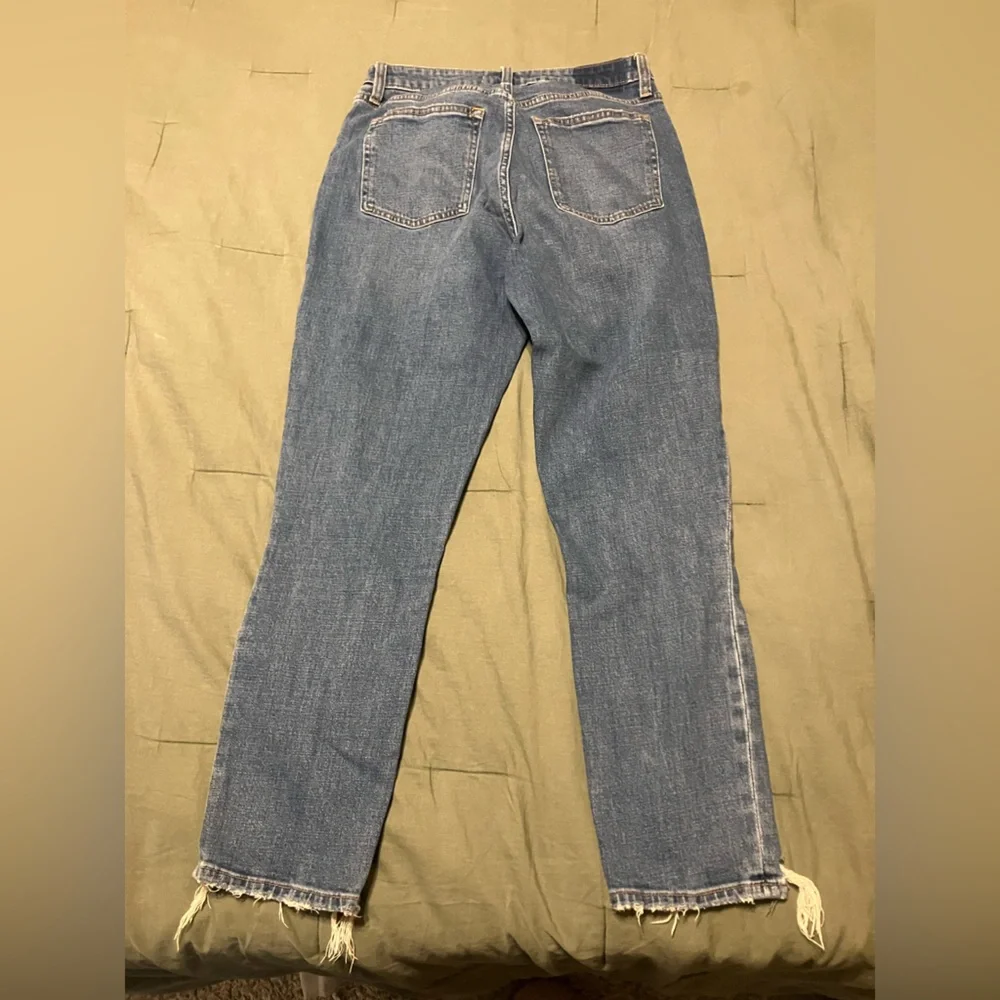 Abercrombie & Fitch Curve Love Skinny High Rise Distressed Straight Leg Jeans 28